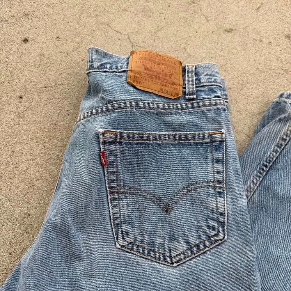 Vintage 90s Levi's 550 blue jeans Men’s Size 36x30